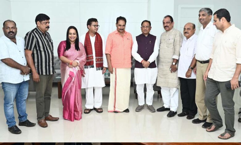 मुख्यमंत्री-साय-से-केरल-एवं-ओडिशा-के-सांसदों-के-प्रतिनिधिमंडल-ने-की-सौजन्य-मुलाकात