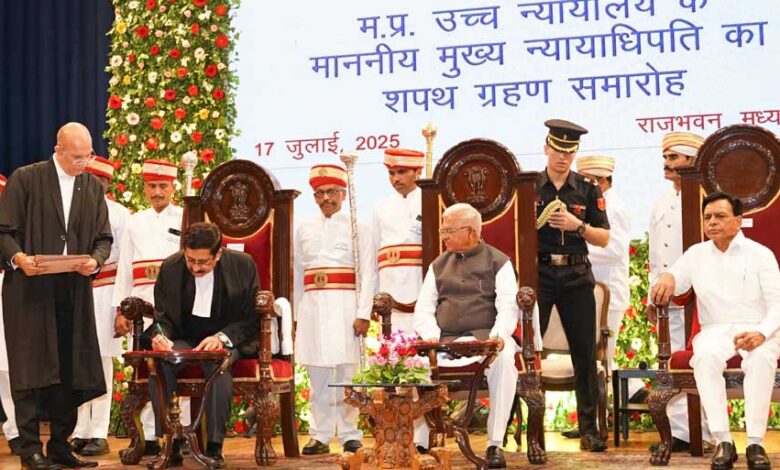 मुख्यमंत्री-डॉ.-यादव-ने-चीफ-जस्टिस-न्यायमूर्ति-संजीव-सचदेवा-को-दी-बधाई