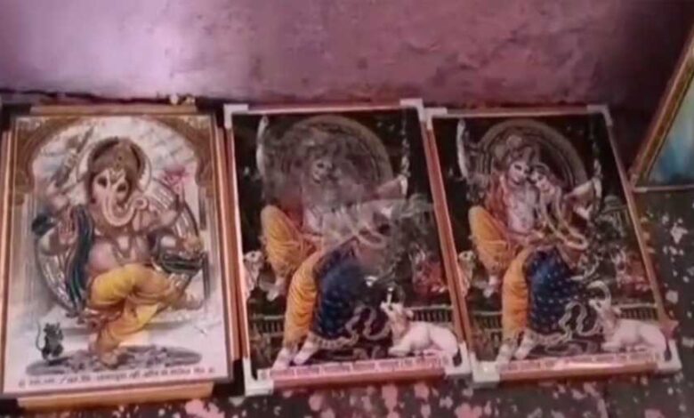 शिक्षक-शकील-मोहम्मद-पर-भारत-माता-की-तस्वीर-जलाने-और-छात्रों-पर-धर्म-परिवर्तन-का-दबाव-डालने-का-आरोप