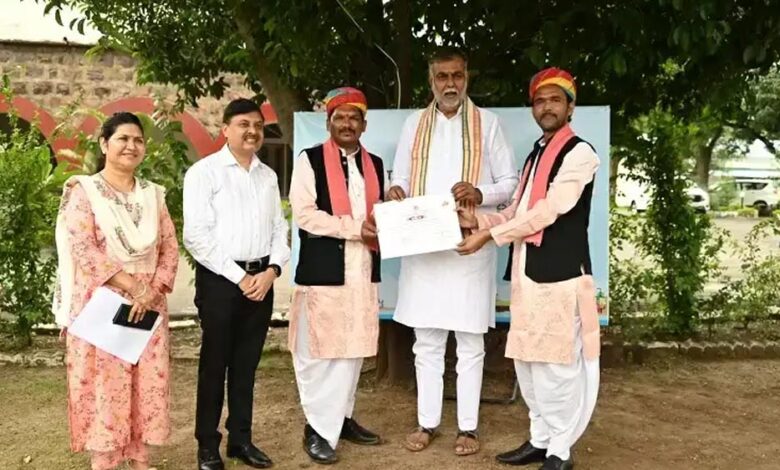 कचरा-निपटान,-गांव-की-शान-–-बनाएं-स्वच्छता-अपनी-पहचान