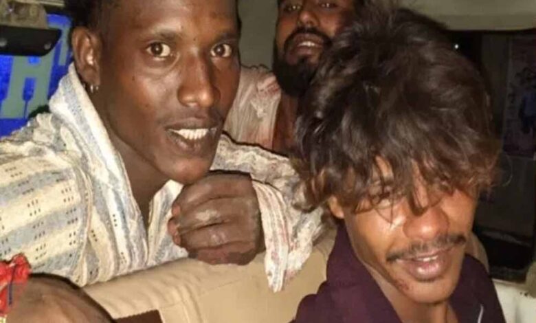ट्रिपल-मर्डर-के-बाद-‘विक्ट्री-पोज’-में-आरोपी,-वारदात-का-खंजर-बरामद