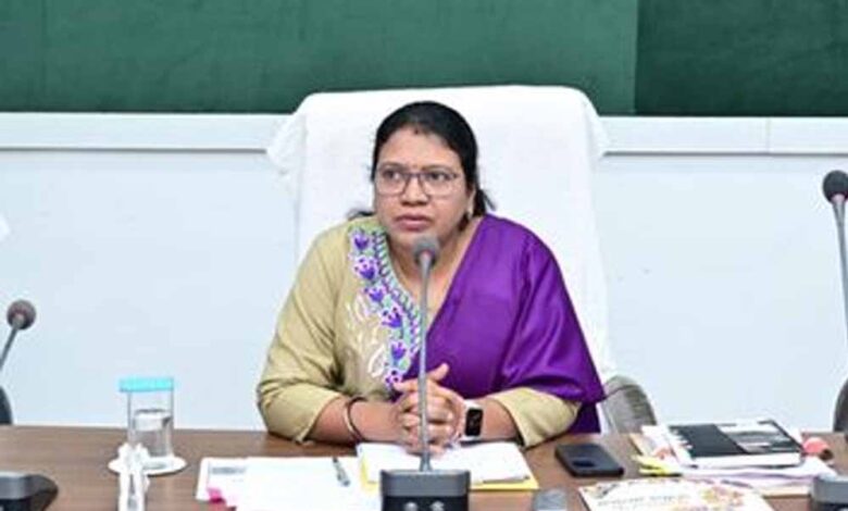 गौरेला-पेंड्रा-मरवाही-:-डिजिटल-क्रॉप-सर्वे-का-कलेक्टर-ने-किया-आकस्मिक-निरीक्षण