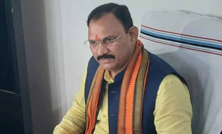 एनएचएम-कर्मचारियों-की-हड़ताल-पर-सियासत-तेज,-स्वास्थ्य-मंत्री-जायसवाल-ने-कांग्रेस-को-घेरा
