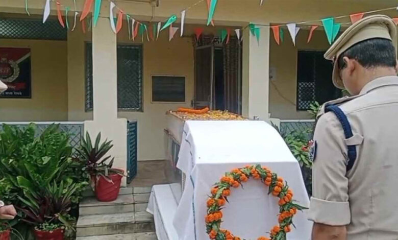 आरपीएफ-जवान-की-सड़क-दुर्घटना-में-जान-गई,-अंतिम-विदाई-में-गार्ड-ऑफ-ऑनर