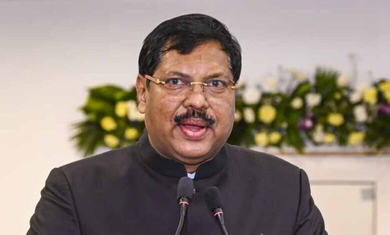 cji-बीआर-गवई-ने-भगवान-विष्णु-टिप्पणी-पर-दी-सफाई,-vhp-ने-संयम-बरतने-की-दी-नसीहत