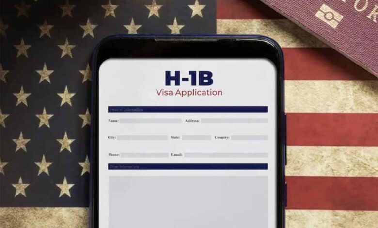 h-1b-वीज़ा:-नया-नियम-केवल-नए-applicants-पर-लागू,-अब-एकमुश्त-देना-होगा-शुल्क