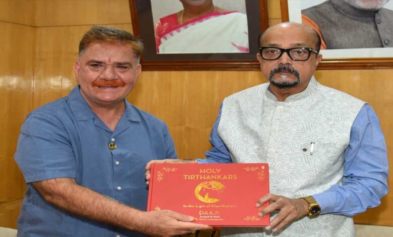 रायपुर-:-राज्यपाल-डेका-से-हार्टफुलनेस-संस्थान-के-डायरेक्टर-चॉवला-ने-की-सौजन्य-भेंट