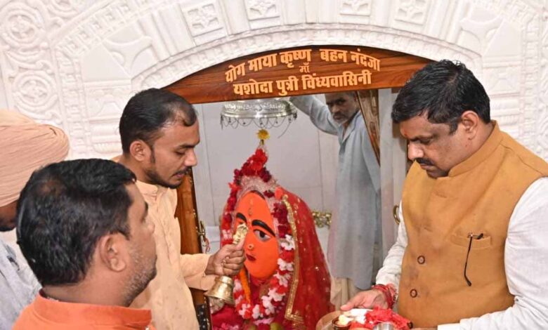 रायपुर-:-स्कूल-शिक्षा-मंत्री-गजेन्द्र-यादव-ने-धमतरी-में-माँ-विंध्यवासिनी-मंदिर-में-की-पूजा-अर्चना