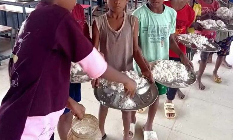 आश्रम-में-छात्रों-के-खाने-में-बड़ा-घालमेल,-चावल-के-साथ-सिर्फ-नमक-परोसा-गया-–-प्रभारी-निलंबित