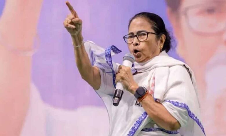 ममता-बनर्जी-ने-केंद्र-सरकार-पर-किया-तगड़ा-हमला:-अमेरिका-और-चीन-के-सामने-गिड़गिड़ाने-का-आरोप