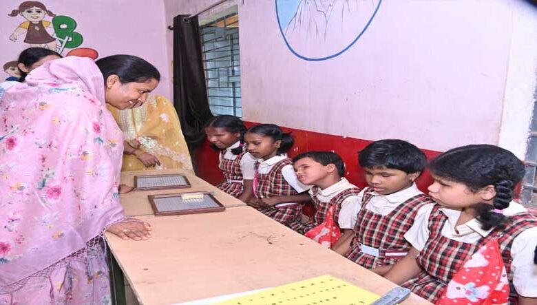 रायपुर-:-बच्चों-और-महिलाओं-को-जरूरी-सुविधाएं-मुहैया-कराई-जाए-:-मंत्री-श्रीमती-राजवाड़े