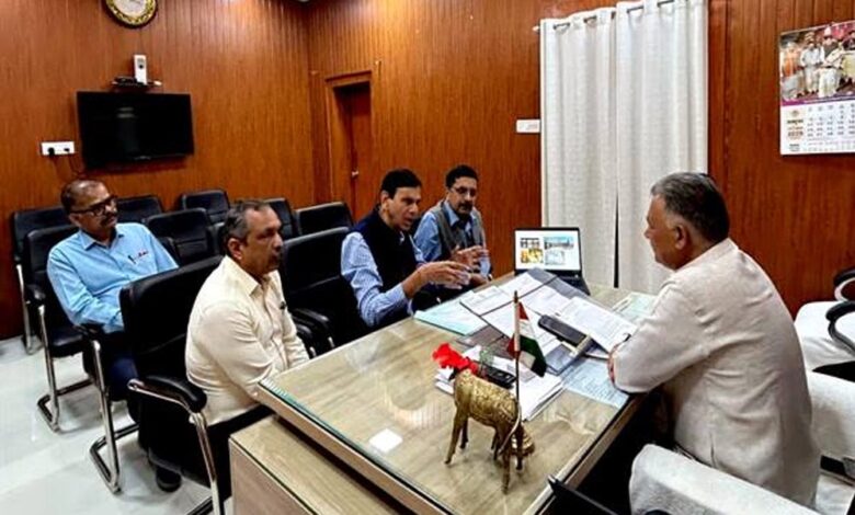 मंत्री-परमार-से-मिला-यूजीसी-द्वारा-स्थापित-परमाणु-ऊर्जा-विभाग-वैज्ञानिक-अनुसंधान-संकुल-केंद्र-का-प्रतिनिधि-मंडल