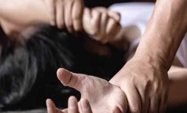 भोपाल-में-शर्मनाक-मामला:-शादीशुदा-महिला-का-वीडियो-बनाकर-ब्लैकमेल,-fir-दर्ज