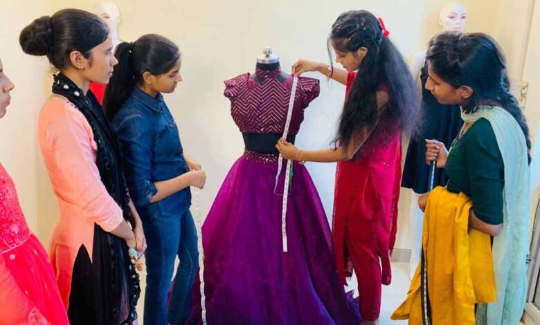 फैशन-डिजाइनिंग-आधारित-स्टार्टअप-प्रशिक्षण-30-अक्टूबर-से