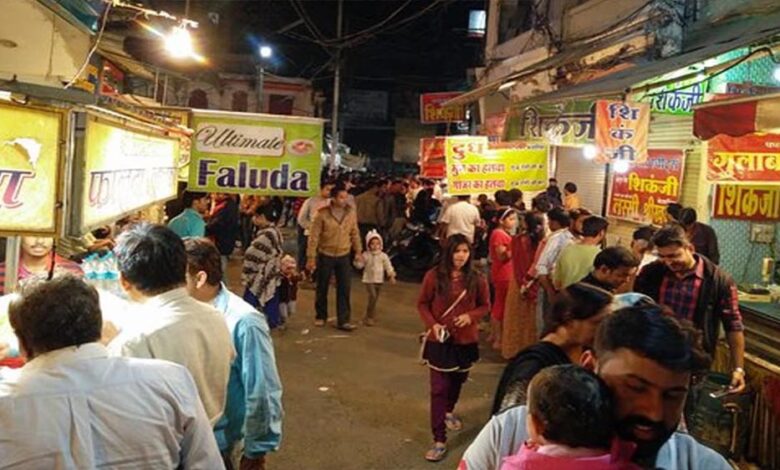 इंदौर-:-सराफा-चौपाटी-में-परंपरागत-व्यंजनों-की-दुकानों-को-लेकर-निगम-की-बैठक,-सैंडविच-और-चाइनिज-स्टॉल-पर-उठे-सवाल