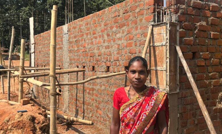 मिट्टी-की-झोपड़ी-से-पक्के-घर-तक-:-सन्ना-गांव-की-महंती-बेक-की-कहानी