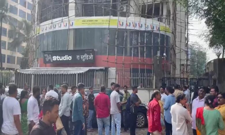 मुंबई-में-ऑडिशन-के-बहाने-बच्चों-को-किडनैप-करने-वाला-गिरफ्तार,-15-20-बच्चे-बंधक-बनाए-गए