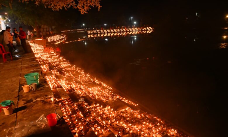 चित्रकूट-से-अमरकंटक-तक-3.51-लाख-दीपों-की-अलौकिक-श्रृंखला-में-जगमगाया-‘राम-पथ’