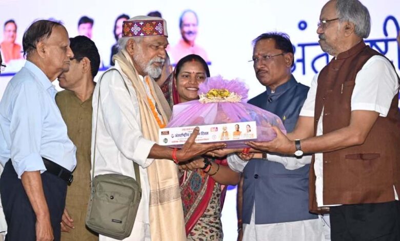 विशेष-लेख-:-वरिष्ठ-नागरिकों-के-सम्मान,-सुरक्षा-और-कल्याण-के-लिए-प्रतिबद्ध-–-छत्तीसगढ़-का-आदर्श-मॉडल