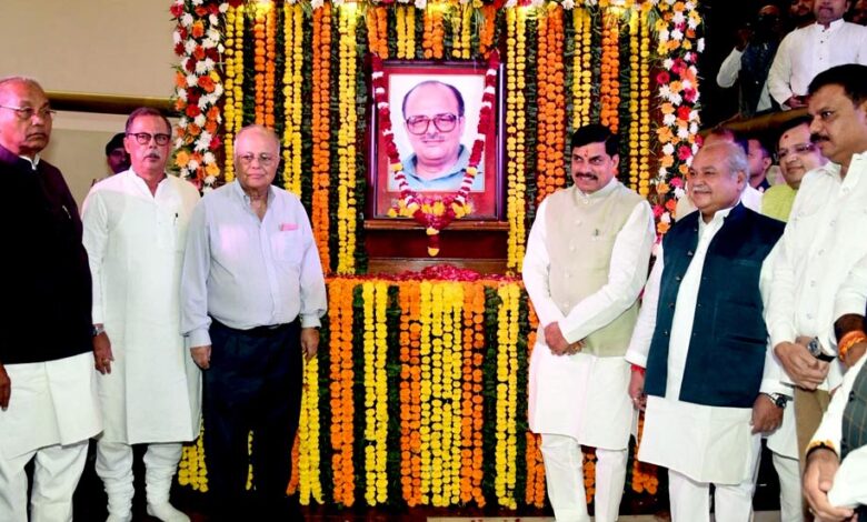 मुख्यमंत्री-डॉ-यादव-ने-पूर्व-मुख्यमंत्री-स्व.-अर्जुन-सिंह-को-दी-श्रद्धांजलि