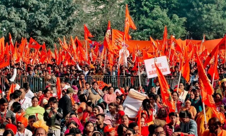 पंडित-धीरेंद्र-कृष्ण-शास्त्री-के-नेतृत्व-में-‘सनातन-हिंदू-एकता-पदयात्रा-2.0’-की-शुरुआत,-दिल्ली-से-वृंदावन-तक-यात्रा