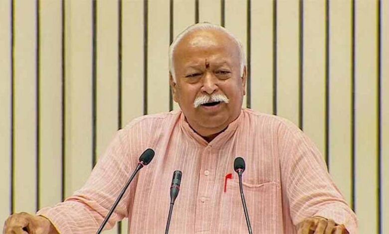 कोई-भी-अहिंदू-नहीं-है,-और-प्रत्येक-हिंदू-को-यह-समझना-चाहिए-कि-वह-हिंदू-है-:-भागवत
