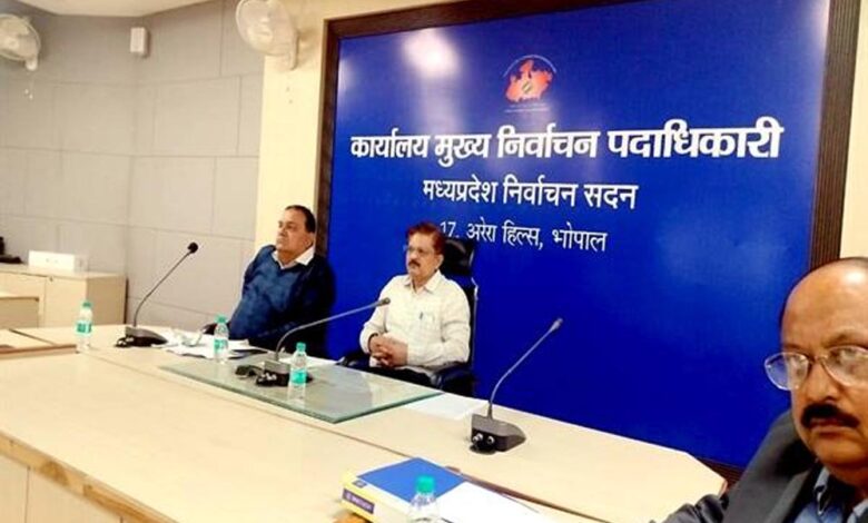 एसआईआर-का-कार्य-गंभीरता-और-प्राथमिकता-के-साथ-करें