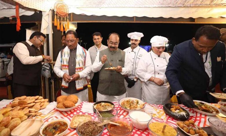 छत्तीसगढ़िया-स्वाद-से-महक-उठा-केवड़िया:एकता-नगर-में-छत्तीसगढ़-के-पर्यटन-एवं-संस्कृति-की-गूंज