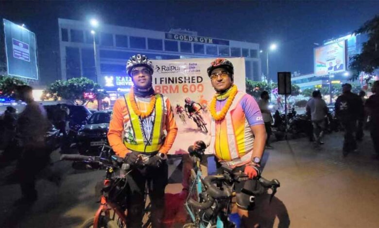 रायपुर-के-दो-साइक्लिस्ट-बने-सुपर-रैंडोन्यूर्स,-600-किमी-की-सवारी-कर-बनाया-रिकॉर्ड
