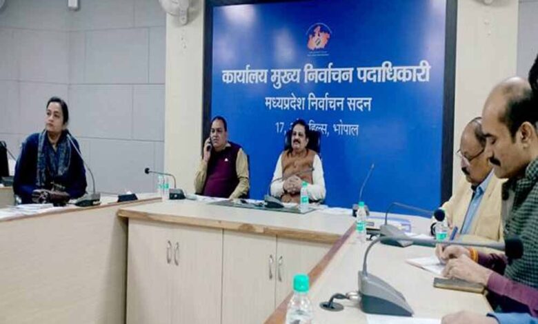 एसआईआर-के-कार्य-को-गंभीरता-के-साथ-चुनावी-मोड-पर-करें:-आयोग-निदेशक-श्रीमती-सक्सेना