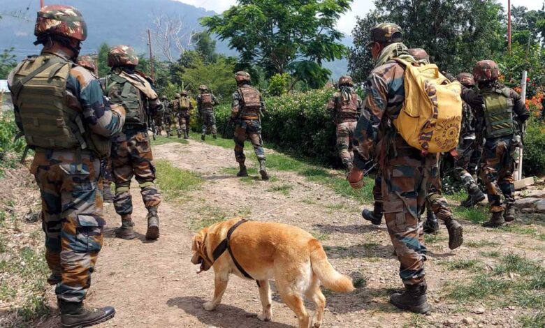 उरी-सेक्टर-में-loc-के-पास-आतंकी-ढेर,-सेना-ने-आतंकियों-को-घेरा;-एनकाउंटर-जारी