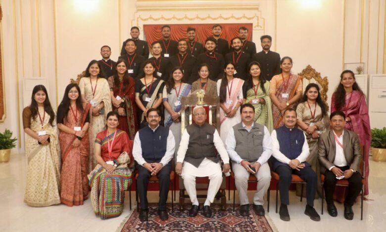 अच्छे-व्यक्तियों-को-सदैव-मिलता-है-सम्मान-:-राज्यपाल-पटेल