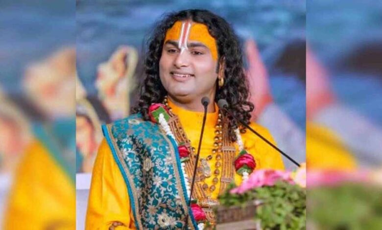हरिद्वार-में-अनिरुद्धाचार्य-का-बयान:-‘बॉलीवुड-लव-जिहाद-फैला-रहा’,-समारोह-में-तीखी-टिप्पणी