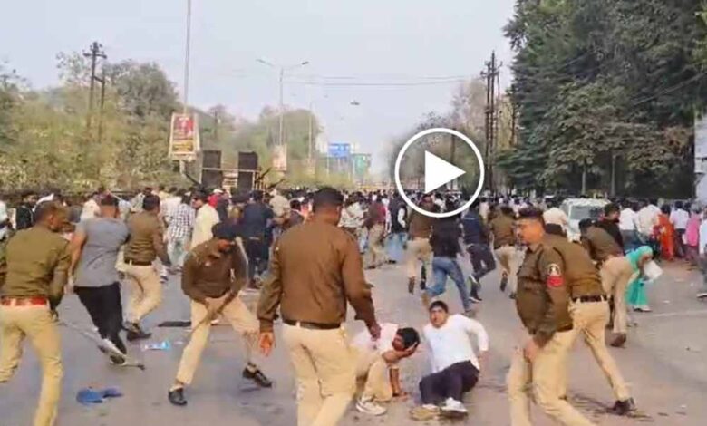 नई-गाइडलाइन-पर-बवाल:-रजिस्ट्री-दर-बढ़ोतरी-के-विरोध-में-पुलिस-का-लाठीचार्ज