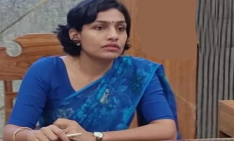 भोपाल-निगम-की-कमिश्नर-संस्कृति-जैन-ने-लापरवाह-इंजीनियर्स-को-विशेष-सजा-दी,-bl0-के-सहायक-बनाया