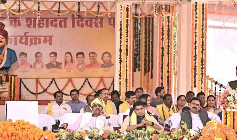 शहीद-वीर-नारायण-सिंह-का-बलिदान,-आत्मगौरव,-संघर्ष-और-स्वाभिमान-का-प्रतीक-–-मुख्यमंत्री-साय