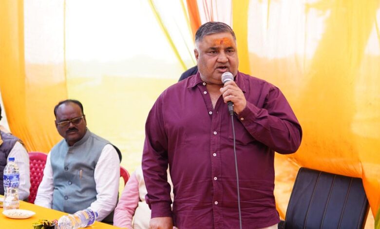 रायपुर-:-कैबिनेट-मंत्री-राजेश-अग्रवाल-ने-गुमगरा-खुर्द-पीएचसी-के-नए-भवन-का-किया-लोकार्पण,-ग्रामीणों-को-बेहतर-रात्रिकालीन-सेवाओं-का-दिया-भरोसा
