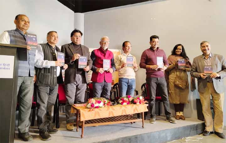 साहित्य-शब्दों-का-सौंदर्य-नहीं,-समय-का-साक्ष्य-और-प्रतिरोध-की-आवाज़-है-:-डॉ.-रामप्रकाश-त्रिपाठी