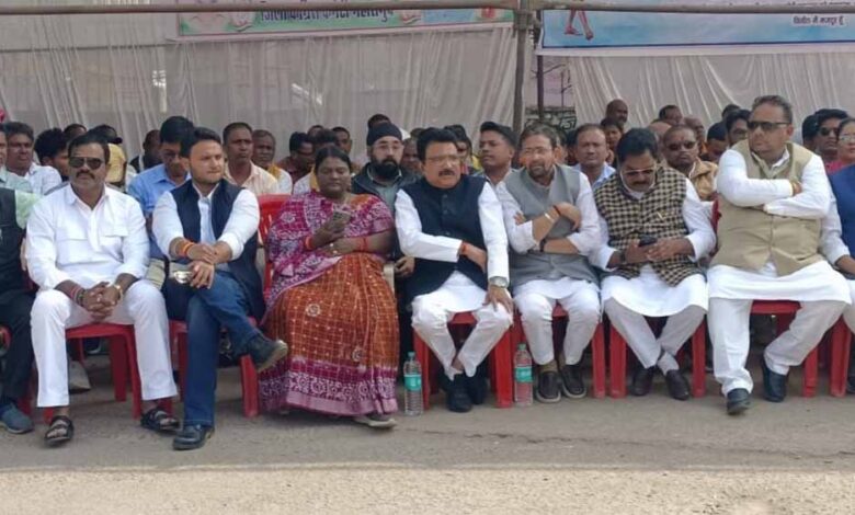 मनरेगा-नियमों-में-बदलाव-के-खिलाफ-कांग्रेस-का-प्रदर्शन,-केंद्र-सरकार-पर-जमकर-हमला