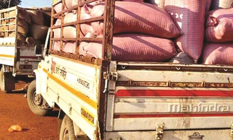 राजनांदगांव-में-डेढ़-करोड़-की-अवैध-धान-जब्त,-नाकेबंदी-में-पुलिस-को-मिली-सफलता