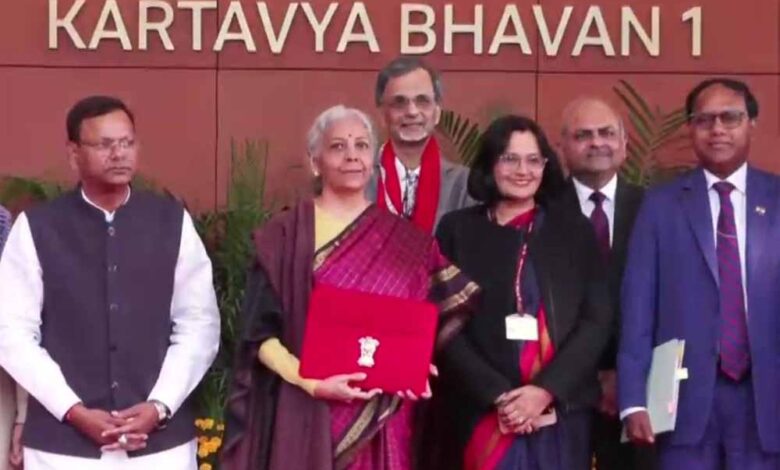 महिला-सशक्तिकरण-पर-फोकस:-बजट-2026-में-लखपति-दीदी-से-लेकर-शी-मार्ट्स-तक,-महिलाओं-को-कई-तोहफे