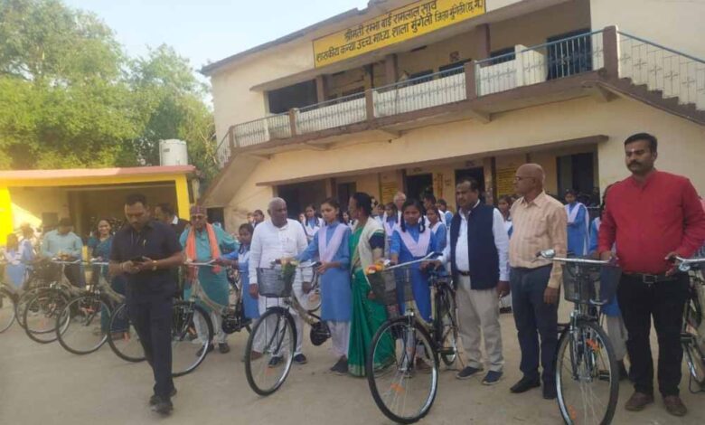 सरस्वती-सायकल-योजना:-अब-आसान-हुई-अदिति-की-शिक्षा-की-राह