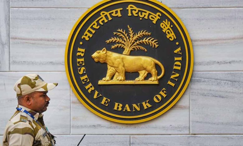 ‘अब-कोई-हिडन-चार्ज-नहीं…’-rbi-का-आदेश,-बैकों-को-ऐप-से-हटाने-होंगे-फंसाने-वाले-ट्रिक्स