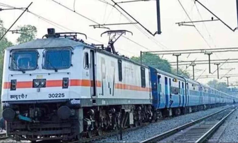 रेलवे-ने-क्रिकेट-फैंस-को-दिया-बड़ा-तोहफा,-दिल्ली-से-साबरमती-तक-चलेगी-स्पेशल-ट्रेन