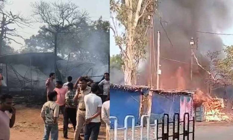 बलौदा-बाजार-में-बंदरों-की-उछल-कूद-से-हादसा:-ट्रांसफार्मर-में-शॉर्ट-सर्किट,-दुकानें-जलकर-खाक