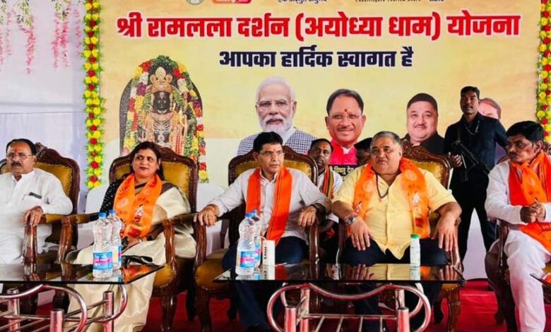 रायपुर-:-850-श्रद्धालुओं-का-दल-रामलला-एवं-काशी-विश्वनाथ-के-दर्शन-हेतु-अयोध्या-एवं-काशी-रवाना