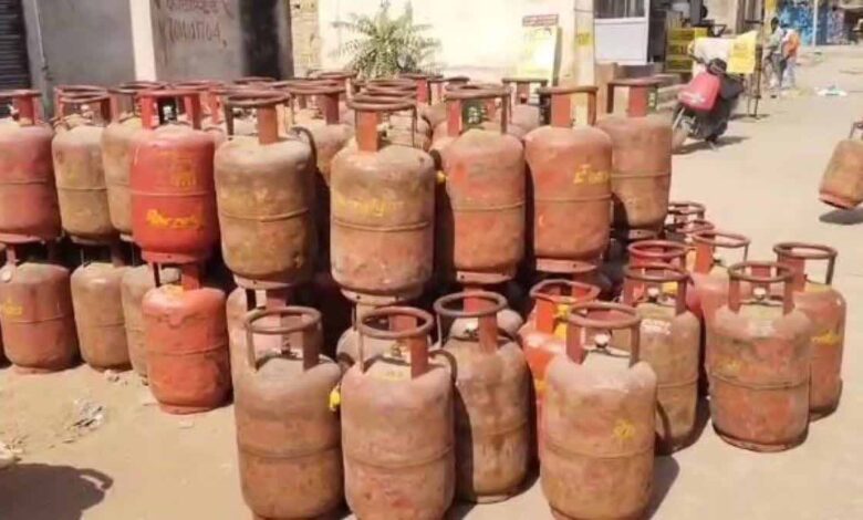 2866-स्थानों-पर-हुई-जाँच,-4283-गैस-सिलेण्डर-जब्त