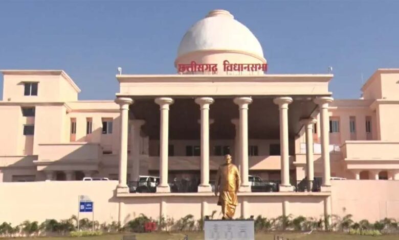 छत्तीसगढ़-विधानसभा-में-33%-महिला-आरक्षण-के-लिए-शासकीय-संकल्प-पेश,-विपक्ष-का-हंगामा