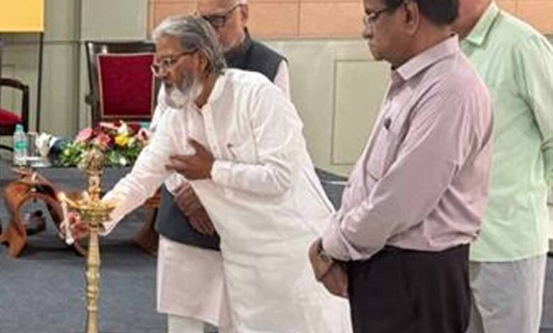 अकादमिक-गुणवत्ता-सुधार-पर-दो-दिवसीय-कार्यशाला-आयोजित,-उच्च-शिक्षा-विभाग-और-हिंदी-ग्रंथ-अकादमी-की-पहल