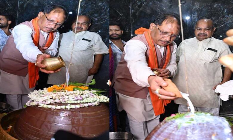 मुख्यमंत्री-ने-हाटकेश्वर-महादेव-मंदिर-में-पूजा-अर्चना-कर-प्रदेशवासियों-के-सुख-समृद्धि-की-कामना-की